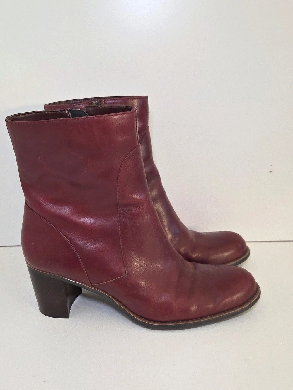 Liz Claiborne Maroon Burgandy Red Leather Heeled Boots 8.5 Stacked Heel Fall